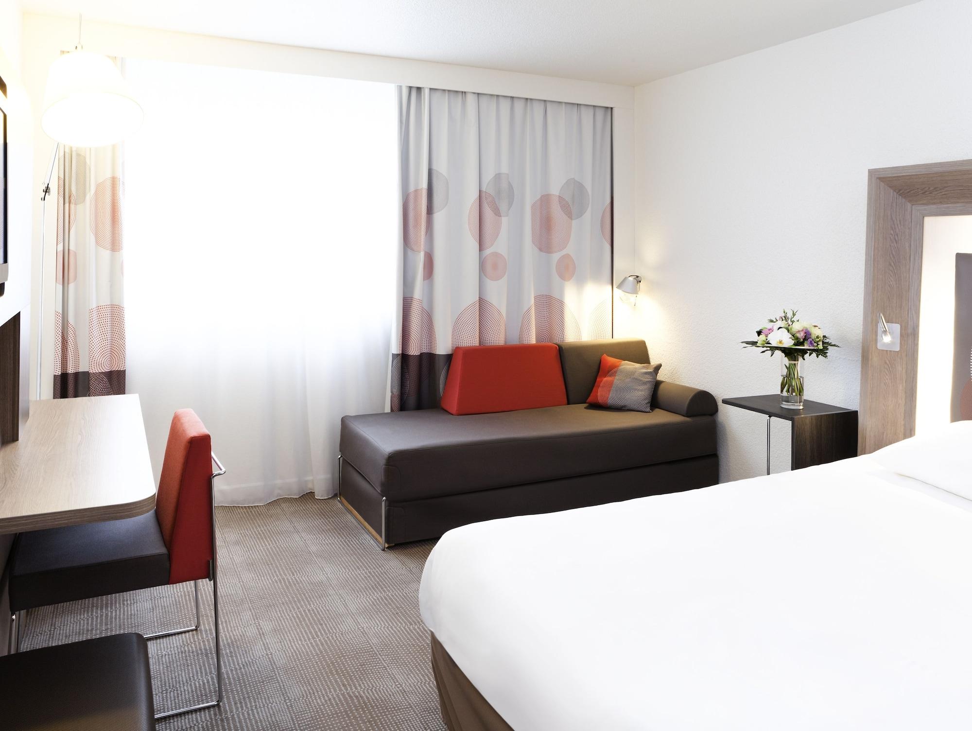 Novotel Lille Aeroport Buitenkant foto