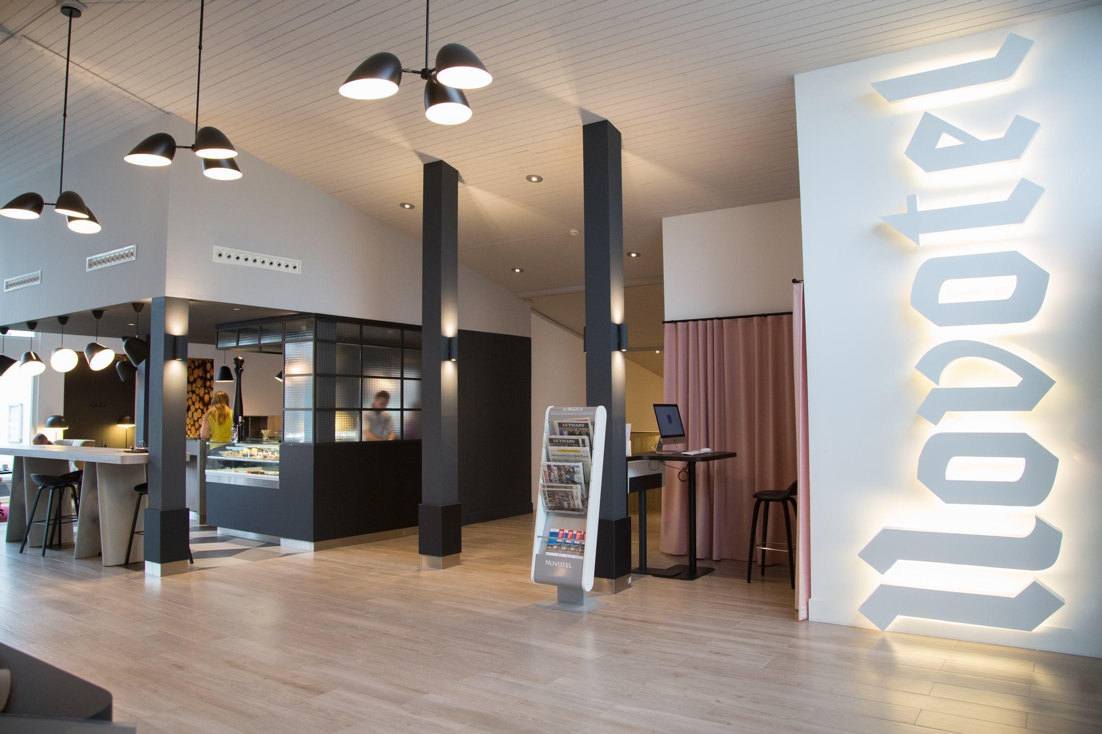 Novotel Lille Aeroport Buitenkant foto