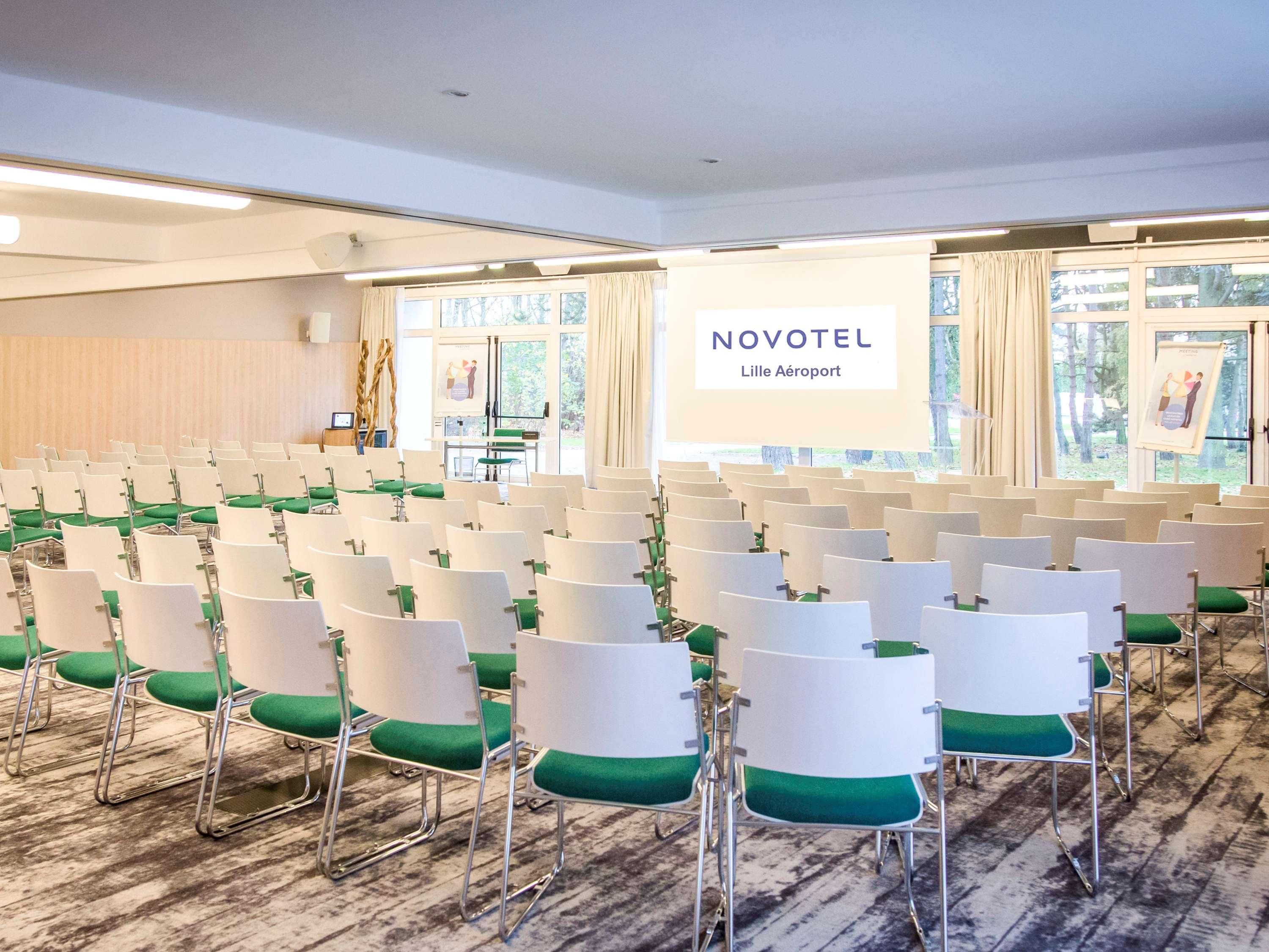 Novotel Lille Aeroport Buitenkant foto