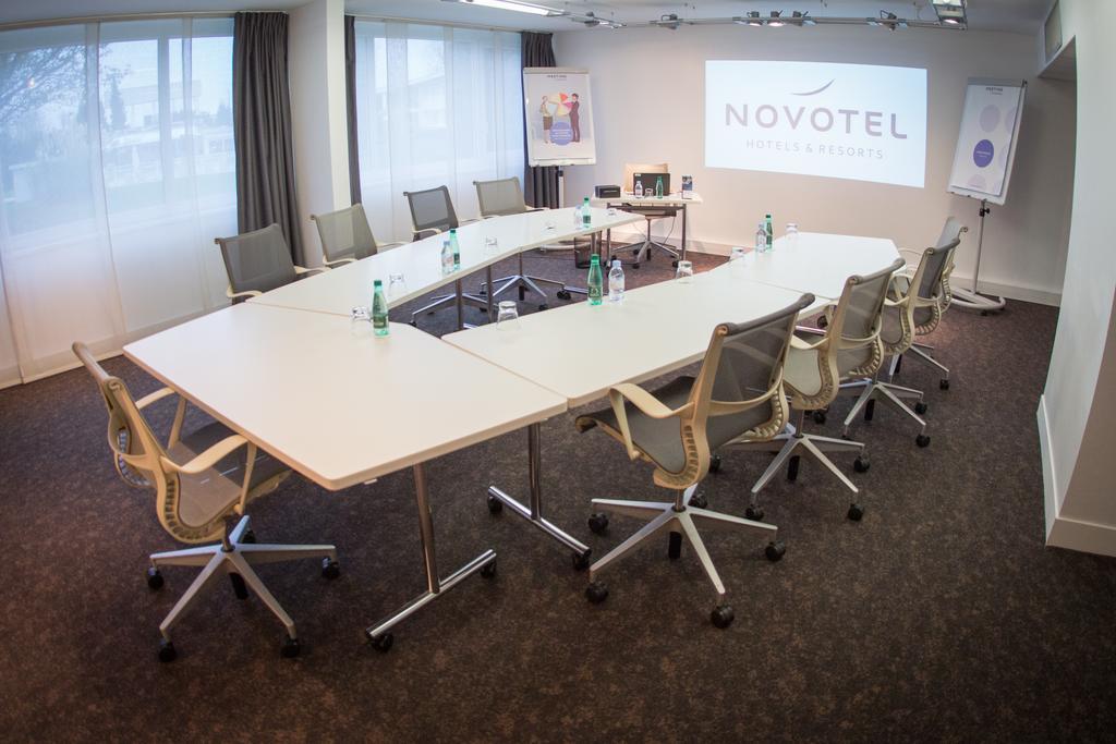 Novotel Lille Aeroport Buitenkant foto